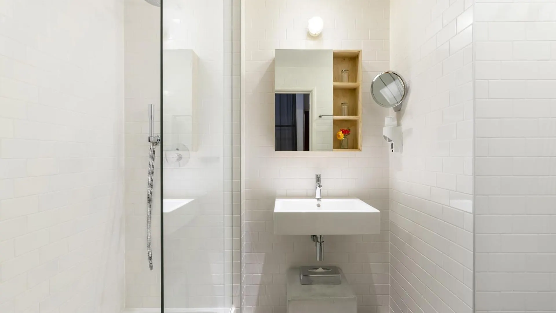 בריסל 9Hotel Central