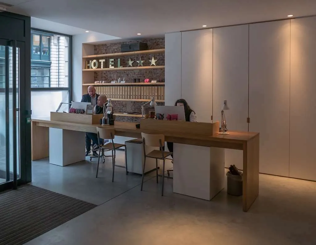 בריסל 9Hotel Central